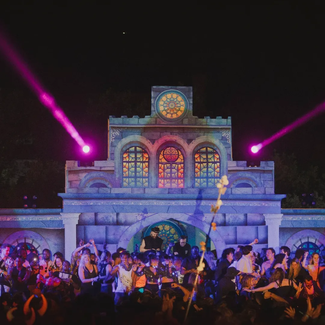 A photograph of the stage at night at Alcazar NYE